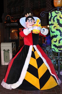 Ducky_Momo_2012_Halloween_04_Queen_of_Hearts